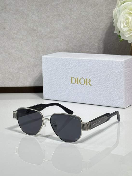 Picture of Dior Sunglasses _SKUfw76512164fw